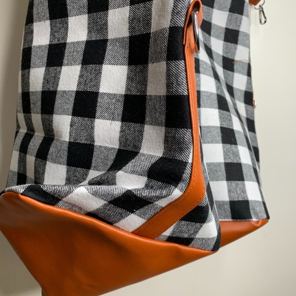 Women's Buffalo Check Weekender Hand Bag - Picture 4 of 6
